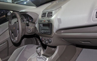 Салон Chevrolet Cobalt — наполнение и качество отделки (фото)