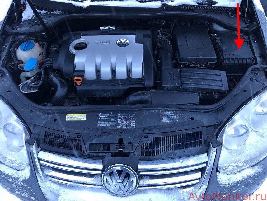 Расположение подкапотного блока на VW Jetta 5