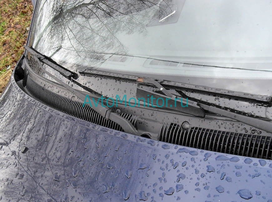 Внешний вид установленных дворников на Киа Спектра