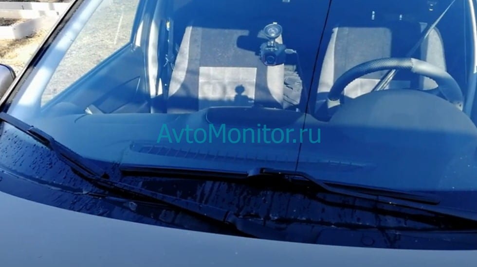 Внешний вид бескаркасных дворников на лобовом стекле Лада Гранта