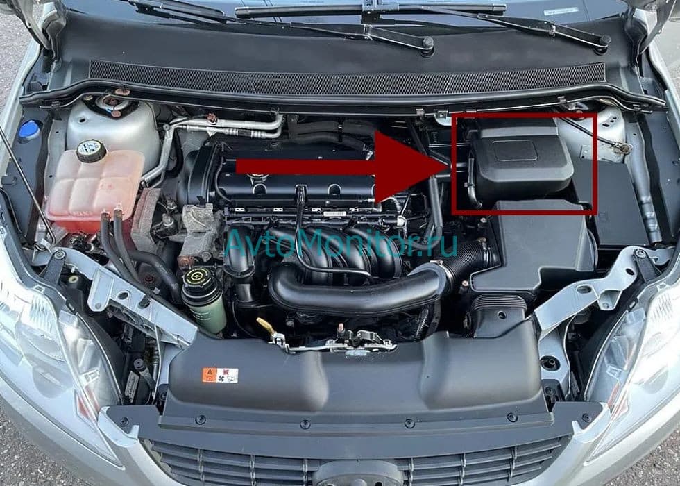 Расположение АКБ на Ford Focus 2